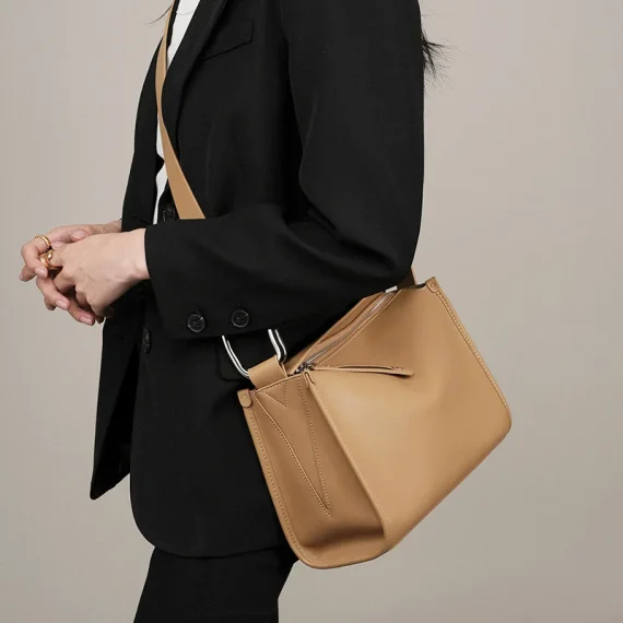 2023 Fashion New Solid Color Quality Soft Leather Crossbody Handbag Leather Commuting Single Shoulder Dumpling Tote Bag